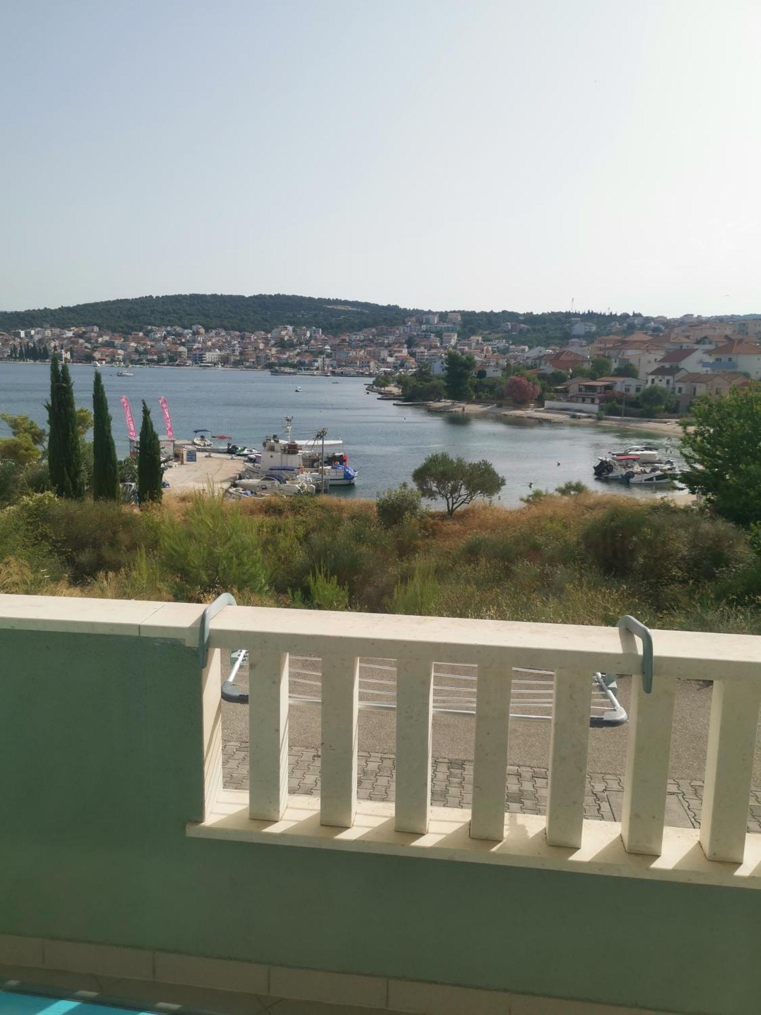 Apartment Croatika On The Beach Traù Esterno foto